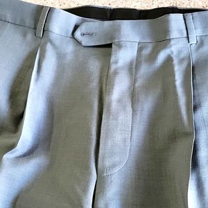 Hugo Boss size 40, single pleat, no hem. Gray. New.